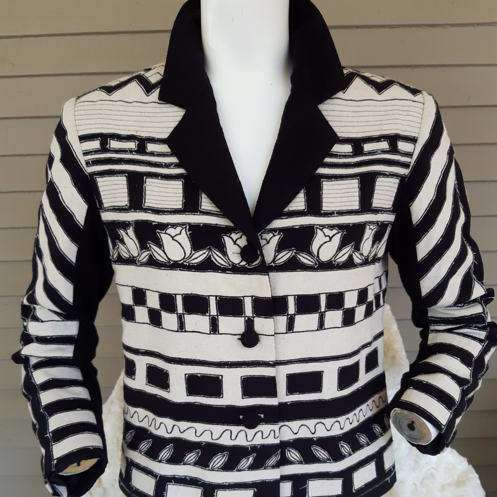 Lim's black cream floral/geometric dress jacket
